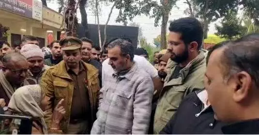 Muzaffarnagar: मंदिर की जमीन पर कब्जे पर भड़के संजीव बालियान