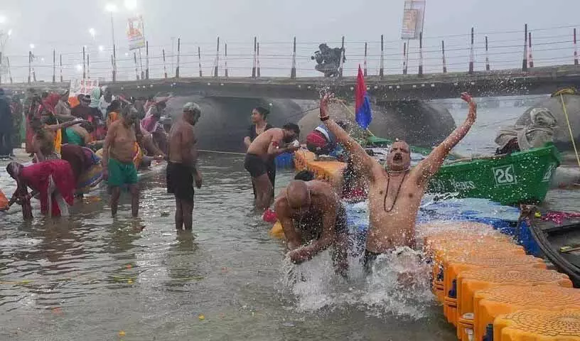 शाही स्नान के साथ Maha Kumbh की शुरुआत हो गई