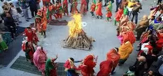 Lohri पर करें ये काम, सुख-समृद्धि की होगी प्राप्ति