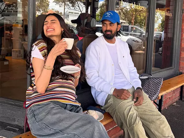 KL Rahul-Athiya Shetty: अथिया शेट्टी प्रेग्नेंसी ग्लो बिखेरती नजर आईं