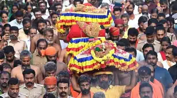 Sabarimala : मकरज्योति के दर्शन के बाद तीर्थयात्रियों को पुलमेडु से सन्निधानम तक जाने की अनुमति नहीं मिलेगी