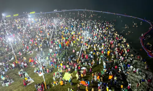 आस्था का जनसैलाब उमड़ा महाकुंभ 2025 में, 1 करोड़ श्रद्धालुओं ने लगाई डुबकी