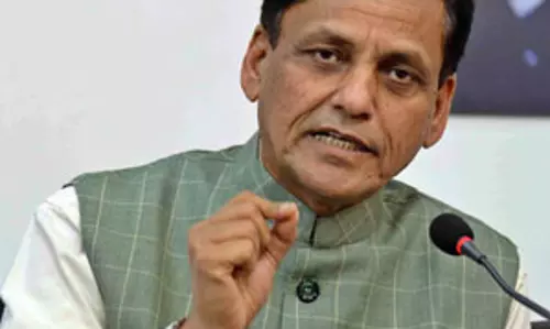 गरीबों को लूटने वाले हैं तेजस्वी : नित्यानंद राय गरीबों को लूटने वाले हैं तेजस्वी : नित्यानंद राय