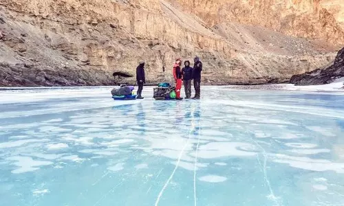 J&K: देरी के बाद आज से शुरू होगी जांस्कर नदी पर चादर यात्रा
