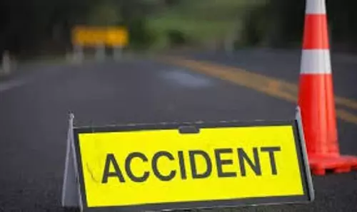 Sitapur: डंपर और बाइक में लगी आग, बाइक सवार की मौत