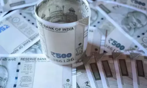 अब तक के सबसे निचले स्तर पर रुपया, जानिए कितनी हुई गिरावट