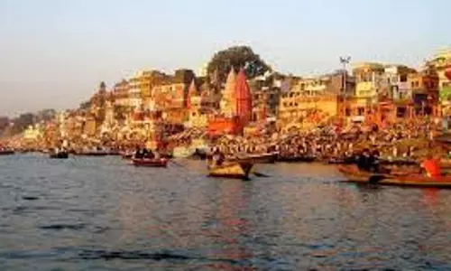 Mahakumbh: महाकुंभ में पुण्य की प्राप्ति करनी है तो इन पवित्र घाटों पर करें स्नान, जानें महत्व Mahakumbh: महाकुंभ में पुण्य की प्राप्ति करनी है तो इन पवित्र घाटों पर करें स्नान, जानें महत्व