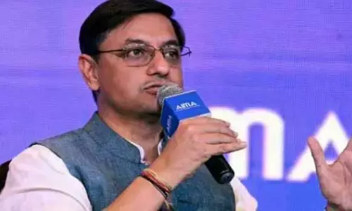 कॉरपोरेट नेता ‘मूर्खता पर उतर आए हैं’: काम के घंटों पर बहस पर संजीव सान्याल कॉरपोरेट नेता ‘मूर्खता पर उतर आए हैं’: काम के घंटों पर बहस पर संजीव सान्याल