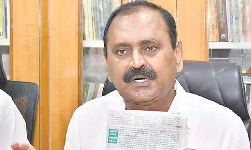 Andhra: भुमना ने टीटीडी की प्रतिष्ठा धूमिल करने के लिए सरकार की आलोचना की Andhra: भुमना ने टीटीडी की प्रतिष्ठा धूमिल करने के लिए सरकार की आलोचना की