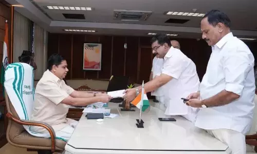 Kerala: पी.वी. अनवर नीलांबुर ने विधायक पद से इस्तीफा दे दिया Kerala: पी.वी. अनवर नीलांबुर ने विधायक पद से इस्तीफा दे दिया