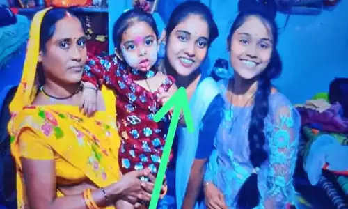 फैक्ट्री कर्मी की पत्नी की मौत, तेज रफ्तार ट्रक ने मारी ठोकर
