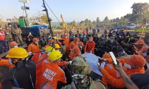 Assam कोयला खदान हादसा पांच मजदूरों के मारे जाने की आशंका बचाव अभियान जारी Assam कोयला खदान हादसा पांच मजदूरों के मारे जाने की आशंका बचाव अभियान जारी