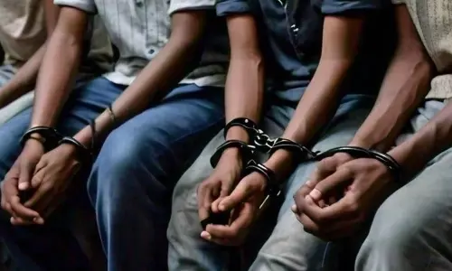 Katihar: एसआईटी ने गोली मारने के मुख्य आरोपी सहित पांच आरोपियों को गिरफ्तार किया Katihar: एसआईटी ने गोली मारने के मुख्य आरोपी सहित पांच आरोपियों को गिरफ्तार किया