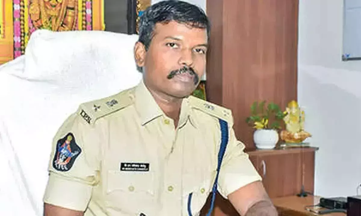 चित्तूर के एसपी मणिकांत ने टीटीडी प्रभारी CVSO के रूप में कार्यभार संभाला चित्तूर के एसपी मणिकांत ने टीटीडी प्रभारी CVSO के रूप में कार्यभार संभाला