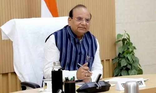 दिल्ली के उपराज्यपाल ने बुनियादी सेवाओं पर आप की आलोचना की