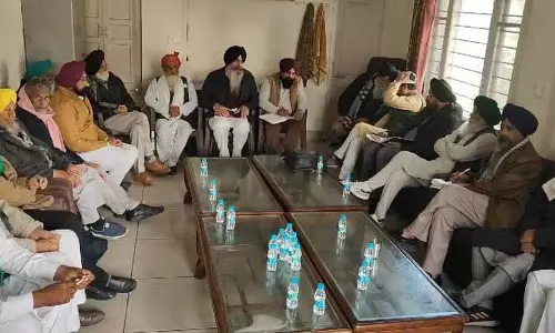 Punjab के किसान संगठनों ने आपसी मतभेद भुलाकर पटियाला के पटरान में बैठक शुरू की