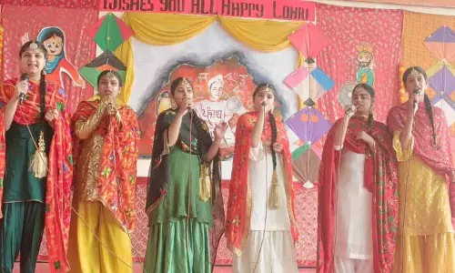 Green Land स्कूल में अलाव और गायन प्रतियोगिता के साथ लोहड़ी मनाई गई