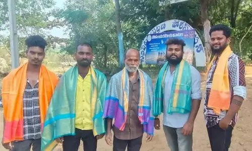 Siddipet त्रासदी में पेशेवर गोताखोरों ने 70 फुट की गहराई में जाकर शवों को निकाला Siddipet त्रासदी में पेशेवर गोताखोरों ने 70 फुट की गहराई में जाकर शवों को निकाला