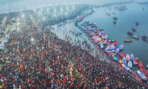 Maha Kumbh: प्रयागराज में दुनिया का सबसे बड़ा धार्मिक समागम शुरू हुआ