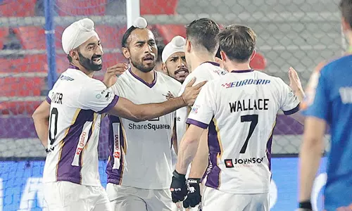 HIL 2024-25: हैदराबाद तूफ़ान ने वेदांता कलिंगा लांसर्स को 5-1 से हराया HIL 2024-25: हैदराबाद तूफ़ान ने वेदांता कलिंगा लांसर्स को 5-1 से हराया