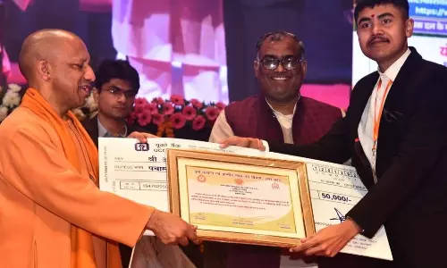 Baghpat: मुख्यमंत्री योगी ने बागपत के अमन को सर्वोच्च युवा पुरस्कार से किया सम्मानित Baghpat: मुख्यमंत्री योगी ने बागपत के अमन को सर्वोच्च युवा पुरस्कार से किया सम्मानित