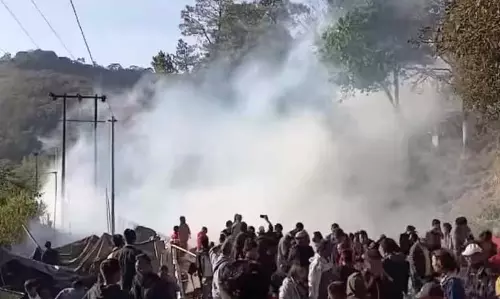 Assam राइफल्स को वापस बुलाने की मांग की, कैंप में तोड़फोड़ की
