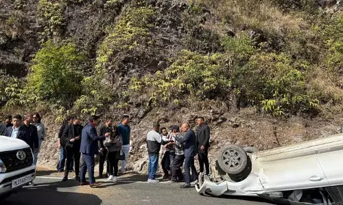 Meghalaya : सीएम संगमा ने दुर्घटना में घायल असम के पर्यटकों की मदद के लिए
