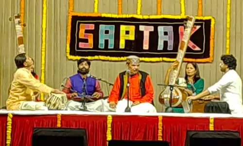 तबला-ढोलक और मृदंगम की Jugalbandi, फिर सारंगी ने बनाई धुन