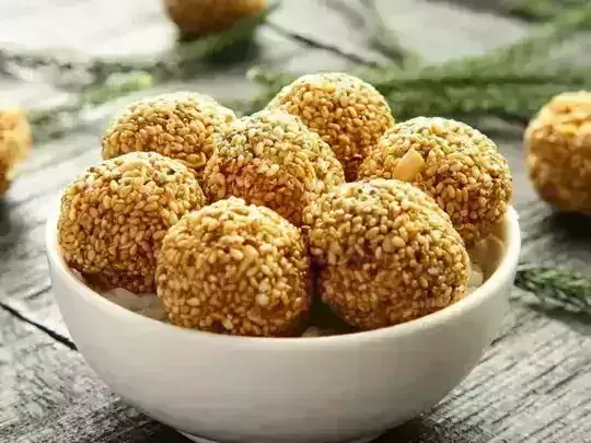 Lifestyle: ठण्ड के मौसम में इन तरीकों से डाइट में शामिल करें तिल Lifestyle: ठण्ड के मौसम में इन तरीकों से डाइट में शामिल करें तिल