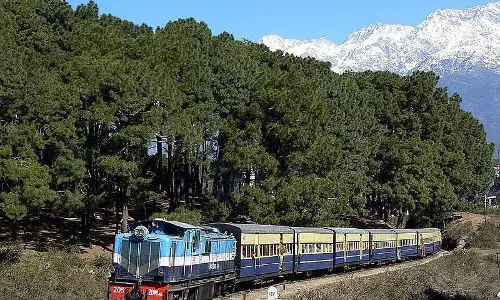 रेलवे ने Pathankot-Joginder Nagar रेल लाइन के भौतिक सर्वेक्षण के आदेश दिए