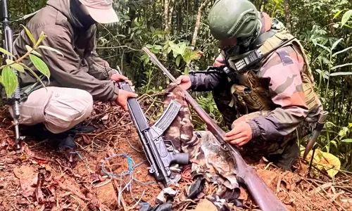 Manipur: सुरक्षा बलों ने विभिन्न जिलों से हथियार और अन्य युद्ध संबंधी सामान बरामद किया
