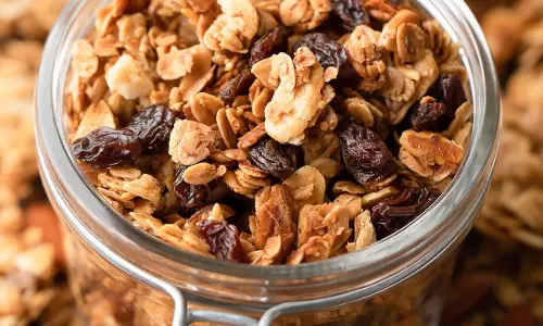 सुपर बेरी दालचीनी और शहद ग्रेनोला रेसिपी
