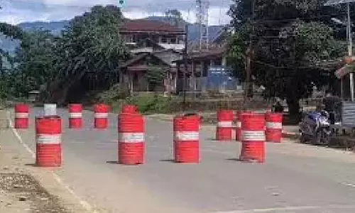 Manipur : कांगपोकपी-चुरचांदपुर सड़क पर नाकाबंदी हटाने की अपील की Manipur : कांगपोकपी-चुरचांदपुर सड़क पर नाकाबंदी हटाने की अपील की