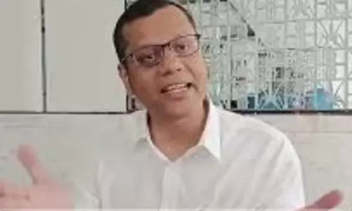 Yuri अलेमाओ ने परोदा की लगातार बनी सड़क बाधाओं-जलभराव की समस्या का निरीक्षण किया Yuri अलेमाओ ने परोदा की लगातार बनी सड़क बाधाओं-जलभराव की समस्या का निरीक्षण किया