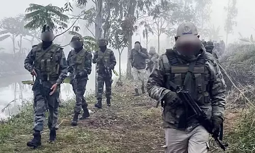 Manipur : असम राइफल्स ने कामजोंग जिले में भीड़ द्वारा नष्ट