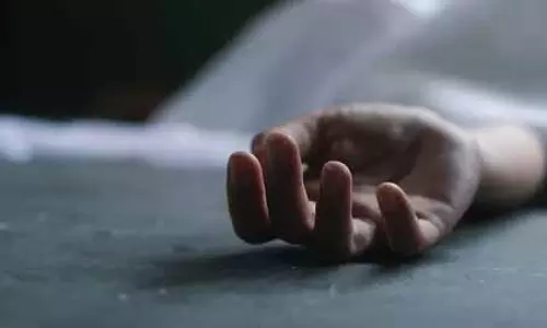 Mumbai : कार की टक्कर में कॉल सेंटर से घर लौट रही दो महिलाओं की मौत Mumbai : कार की टक्कर में कॉल सेंटर से घर लौट रही दो महिलाओं की मौत