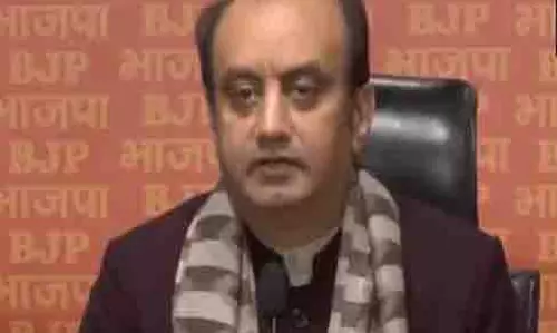 BJP ने कैग रिपोर्ट को सभा पटल पर न रखने पर दिल्ली सरकार को घेरा BJP ने कैग रिपोर्ट को सभा पटल पर न रखने पर दिल्ली सरकार को घेरा