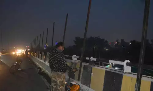 Amritsar में गुमटाला फ्लाईओवर पर सुरक्षा बढ़ा दी गई Amritsar में गुमटाला फ्लाईओवर पर सुरक्षा बढ़ा दी गई