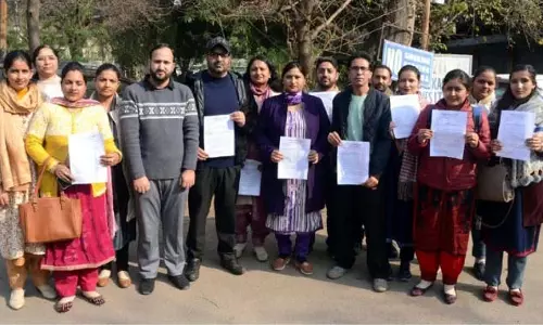 विद्वानों ने स्कूली पाठ्यक्रम में Dogri-Kashmiri को अनिवार्य विषय बनाने की मांग की विद्वानों ने स्कूली पाठ्यक्रम में Dogri-Kashmiri को अनिवार्य विषय बनाने की मांग की