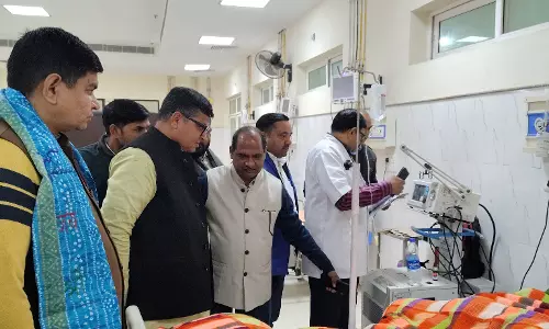 Dungarpur : जिला अस्पताल समेत कई संस्थानों एवं आदर्श गांव पिपरेट का किया भ्रमण Dungarpur : जिला अस्पताल समेत कई संस्थानों एवं आदर्श गांव पिपरेट का किया भ्रमण