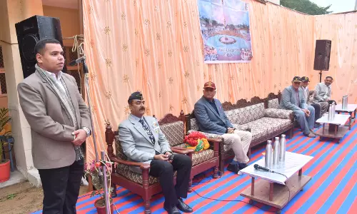 Churu: विपरीत परिस्थितियों में मातृभूमि की रक्षा के लिए मुस्तैद रहते हैं जवान: सुराणा Churu: विपरीत परिस्थितियों में मातृभूमि की रक्षा के लिए मुस्तैद रहते हैं जवान: सुराणा