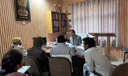 Churu: सड़क सुरक्षा सप्ताह को लेकर एसडीएम बिजेंद्र सिंह ने अधिकारियों को दिए निर्देश Churu: सड़क सुरक्षा सप्ताह को लेकर एसडीएम बिजेंद्र सिंह ने अधिकारियों को दिए निर्देश