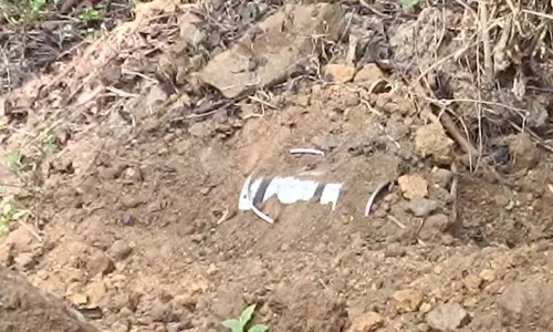 CG BREAKING: सुरक्षाबलों ने IED बम को किया नष्ट, देखें VIDEO... CG BREAKING: सुरक्षाबलों ने IED बम को किया नष्ट, देखें VIDEO...