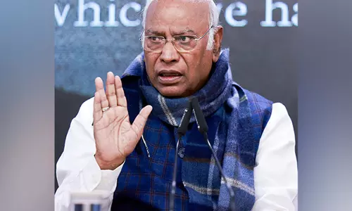 युवाओं को बेरोजगारी के दलदल में धकेलने के लिए मोदी सरकार जिम्मेदार: Kharge