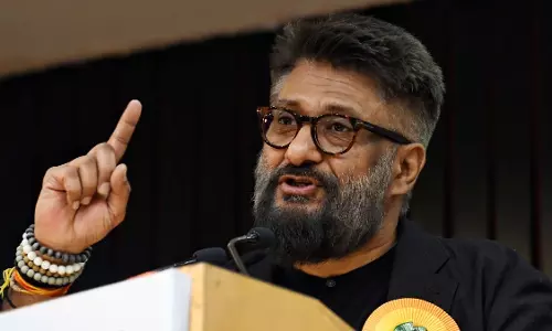 विवेक अग्निहोत्री ने लोगों को QR Code स्वैपिंग घोटाले के बारे में चेताया