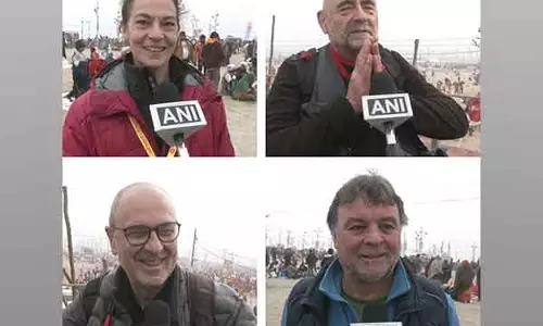 Maha Kumbh मेले में भाग लेने वाले विदेशी आश्चर्यचकित