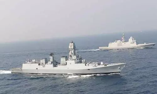 फ्रांसीसी वाहक स्ट्राइक समूह ने Indian Navy के साथ हवाई-समुद्री युद्धाभ्यास किया