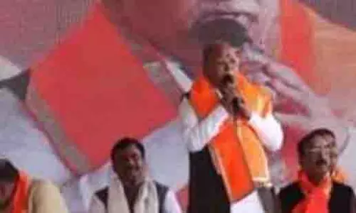 MP परशुराम कल्याण बोर्ड अध्यक्ष का एलान, चार बच्चे पैदा करो और पाओ 1 लाख का इनाम MP परशुराम कल्याण बोर्ड अध्यक्ष का एलान, चार बच्चे पैदा करो और पाओ 1 लाख का इनाम