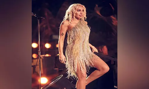 Miley Cyrus ने लॉस एंजेलिस जंगल में लगी आग पर कहा Miley Cyrus ने लॉस एंजेलिस जंगल में लगी आग पर कहा