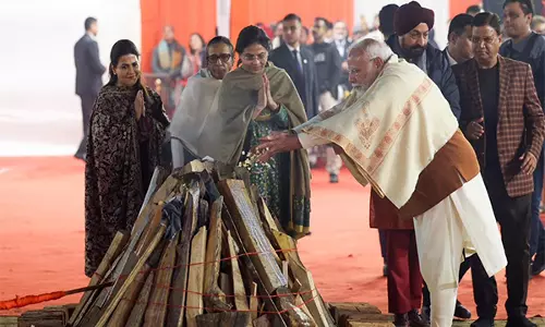 PM मोदी ने दिल्ली के नारायणा में लोहड़ी समारोह में हिस्सा लिया